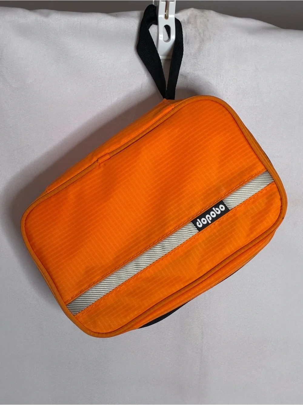 🐼 3/$25 GUC Hanging Travel Toiletry Bag - Orange